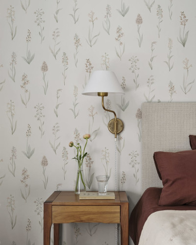 Tapet cu flori roz pal, cu design delicat, ideal pentru dormitoare și livinguri.