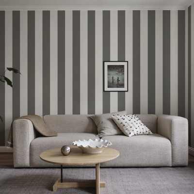 Tapet lavabil cu dungi gri închis, design minimalist.