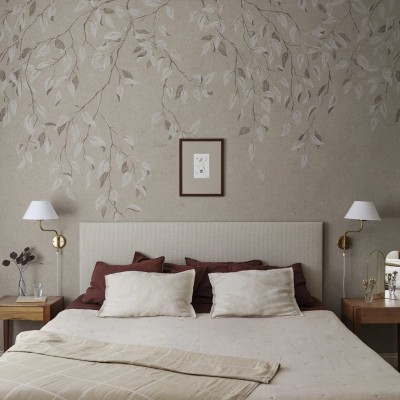 Tapet lavabil Liselund Hazel cu crengute si frunze delicate, perfect pentru dormitor