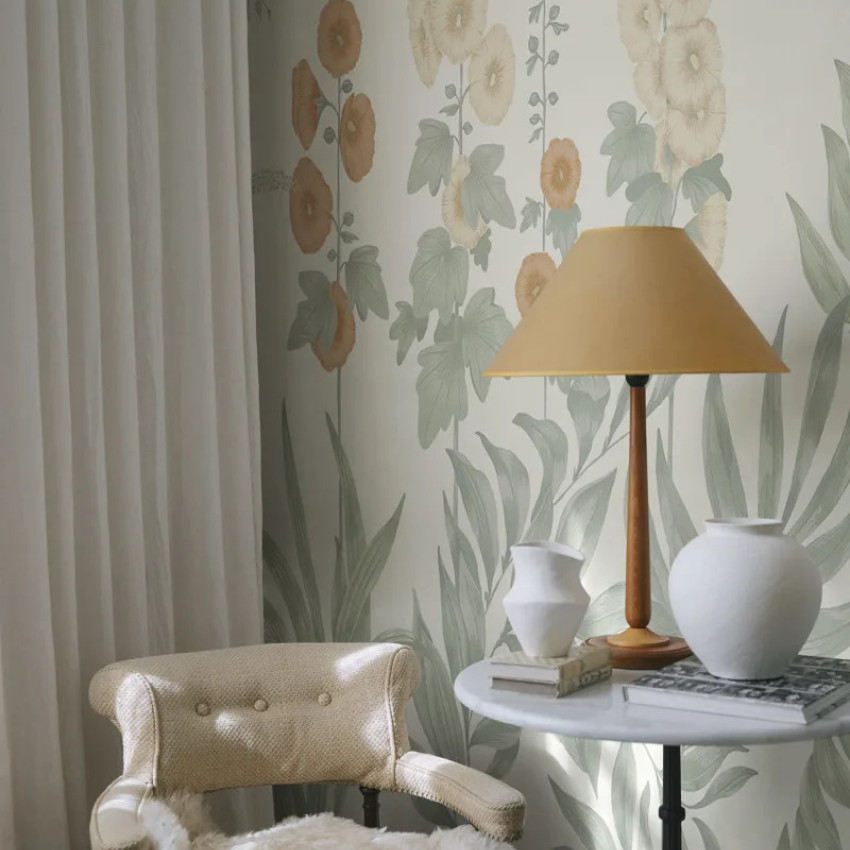 Tapet floral pastelat în decor interior