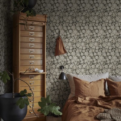 Tapet lavabil cu model floral în nuanțe de gri pe un fundal antracit