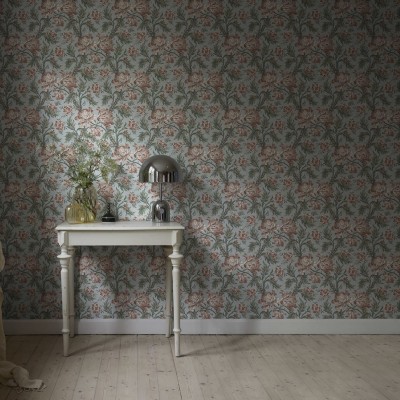 Tapet lavabil cu flori delicate in nuante de albastru deschis si roz pastelat.