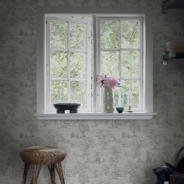 Tapet lavabil cu model delicat de arbori și frunze în tonuri de gri delicate, ideal pentru dormitor.