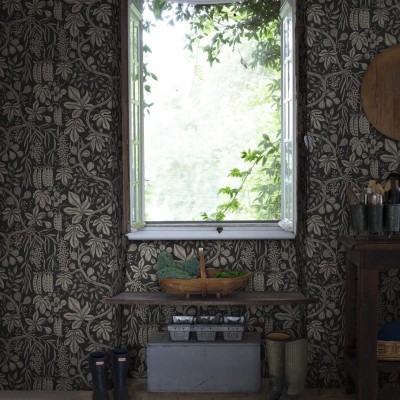 Tapet lavabil cu model floral Fig Garden Charcoal
