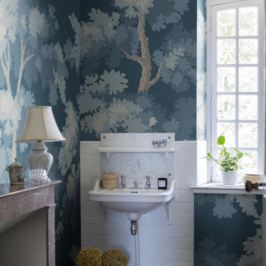Tapet Forest Blush cu un design floral delicat