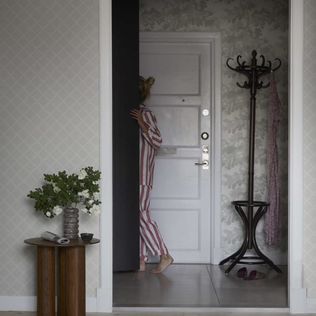 Tapet Trellis Gray cu model geometric delicat, in nuanta de gri.