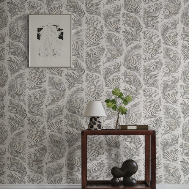 Tapet cu model de frunze de palmier, culori neutre, ideal pentru living