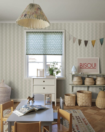 Tapet lavabil cu design elegant cu valuri delicate în nuanțe de verde.