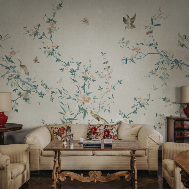 Tapet floral cu design delicat, cu păsări și flori, pe un fundal gri