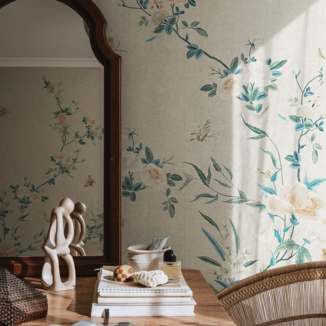 Tapet floral cu design delicat, cu păsări și flori, pe un fundal gri