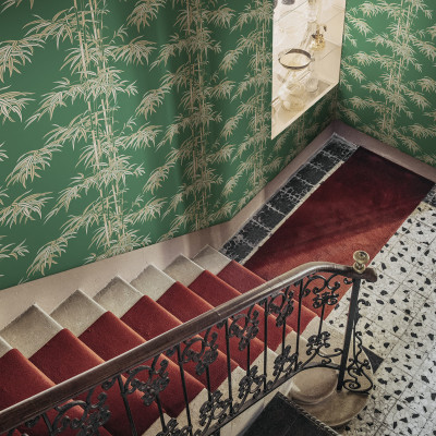 Tapet verde cu design bambus elegant într-un interior