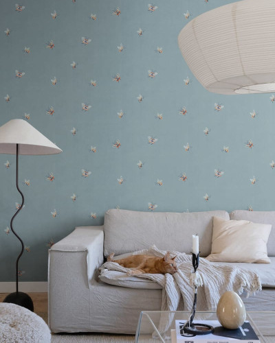 Tapet lavabil Butterflies Misty Blue cu fluturi delicati pe un fundal albastru pastelat