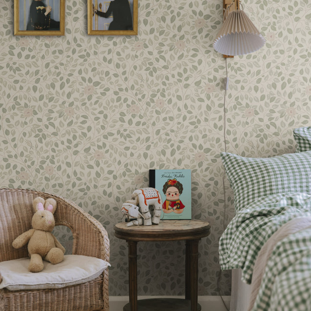Tapet floral verde într-o bucătărie modernă