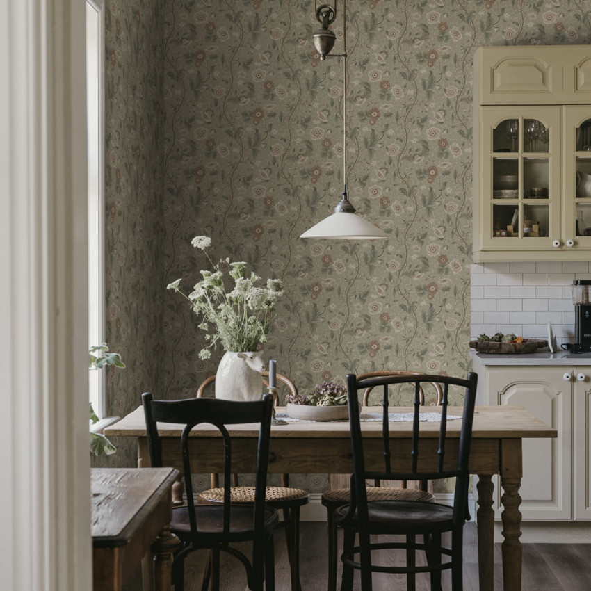 Tapet floral bleumarin Ulla, ideal pentru un decor elegant