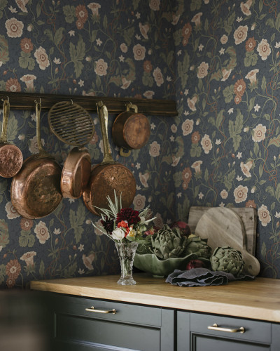 Tapet floral bleumarin Ulla, ideal pentru un decor elegant
