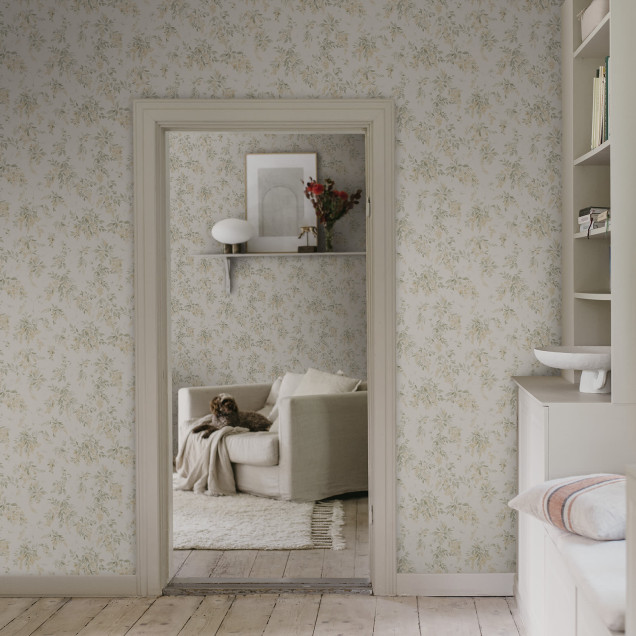 Tapet floral elegant cu frunze verzi și flori galbene