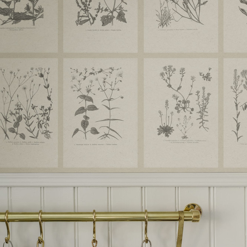 Tapet cu ilustrații botanice vintage într-un interior elegant