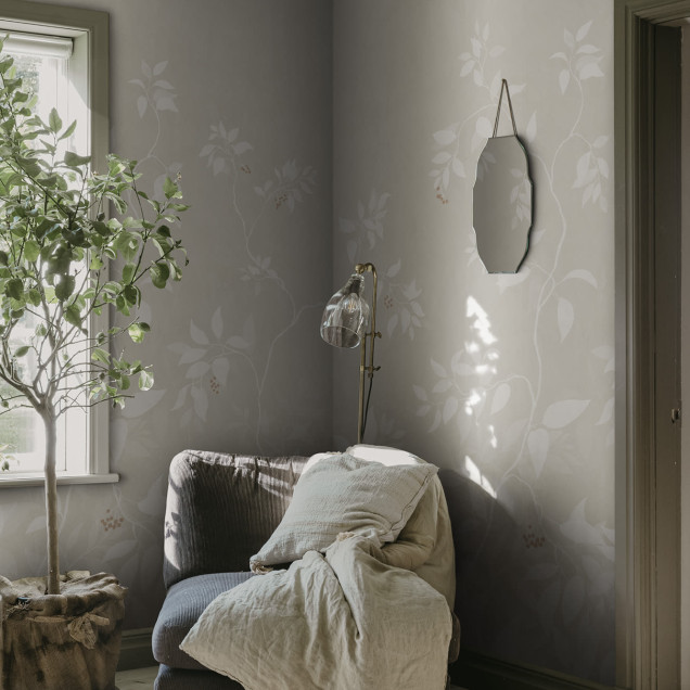 Tapet floral elegant în nuanțe de sandstone