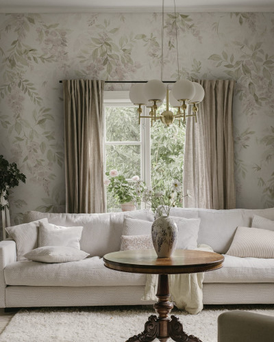 Tapet floral pastelat în living