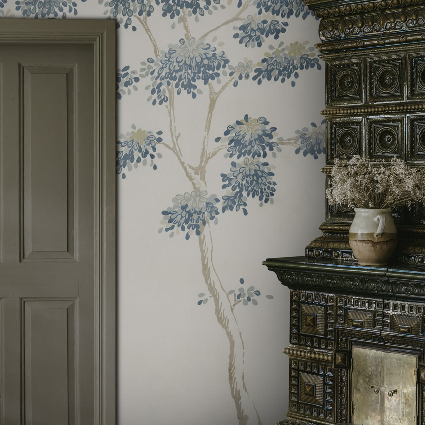 Tapet floral gri în decor interior elegant