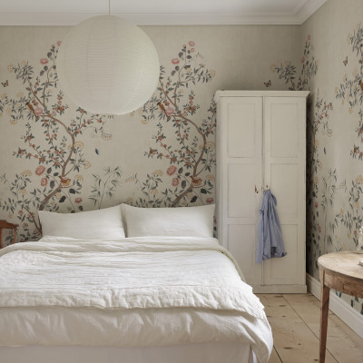 Tapet floral în dormitor, design interior elegant