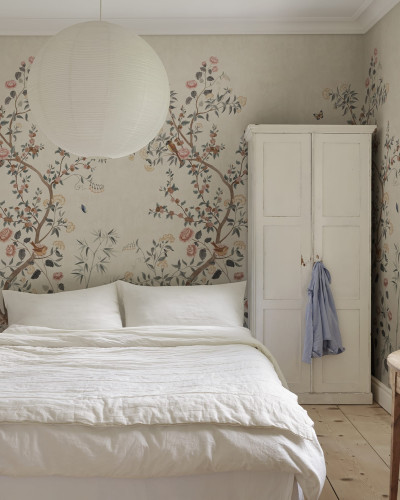 Tapet floral în dormitor, design interior elegant