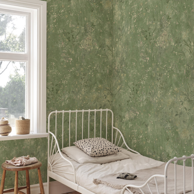 Tapet floral verde în interiorul unei case