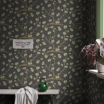 Tapet floral elegant cu frunze verzi pe fundal gri antracit