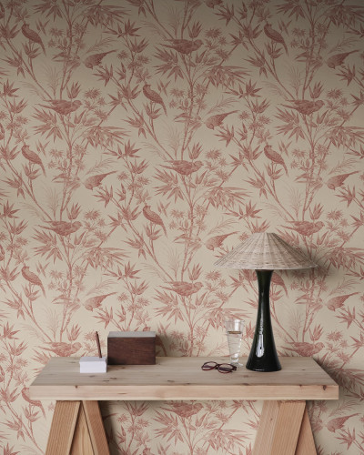 Tapet roșu cu design floral și păsări