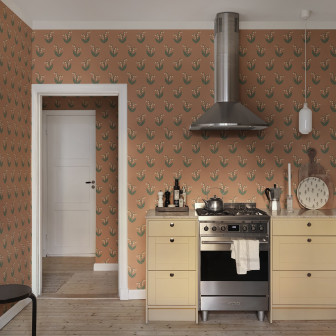 Tapet floral terracotta în bucătărie