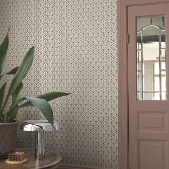 Tapet floral terracotta într-un interior elegant