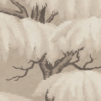 Tapet bej cu design floral delicat într-o sufragerie luminoasă.