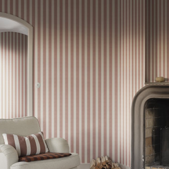 Tapet cu dungi verticale roșii și albe