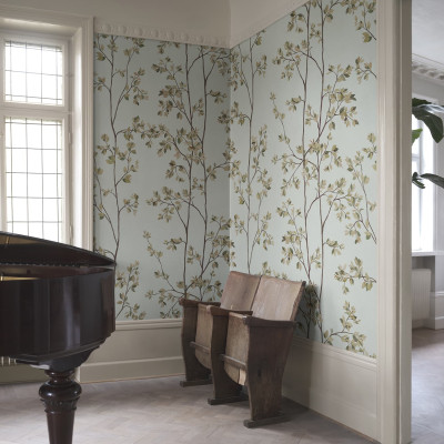 Tapet floral bleu într-un interior elegant