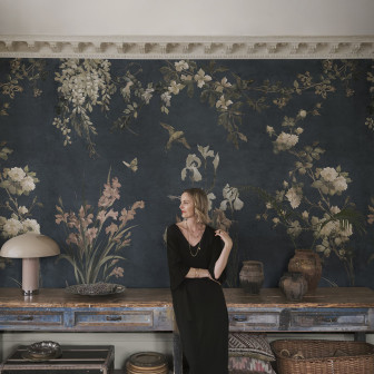 Tapet floral clasic în nuanțe de alb și verde