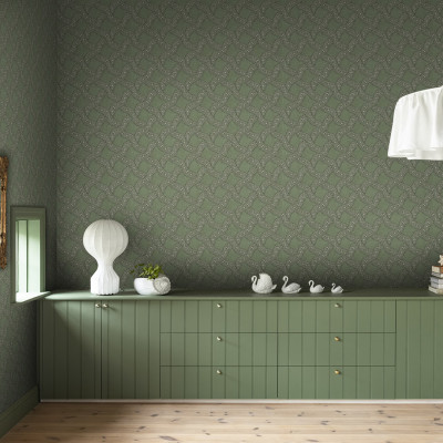 Tapet verde cu model subtil într-un interior elegant