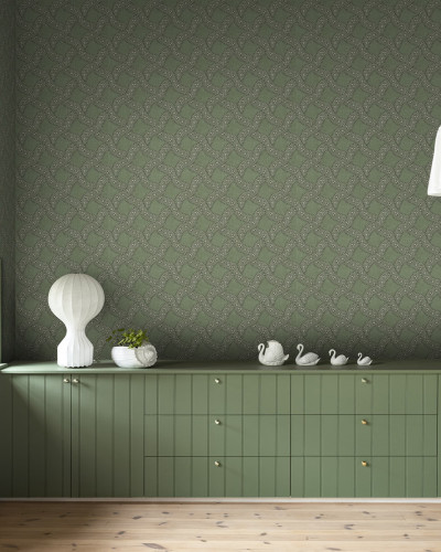 Tapet verde cu model subtil într-un interior elegant
