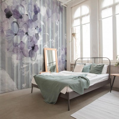 Tapet Charleston Grey cu dungi delicate si flori delicate.