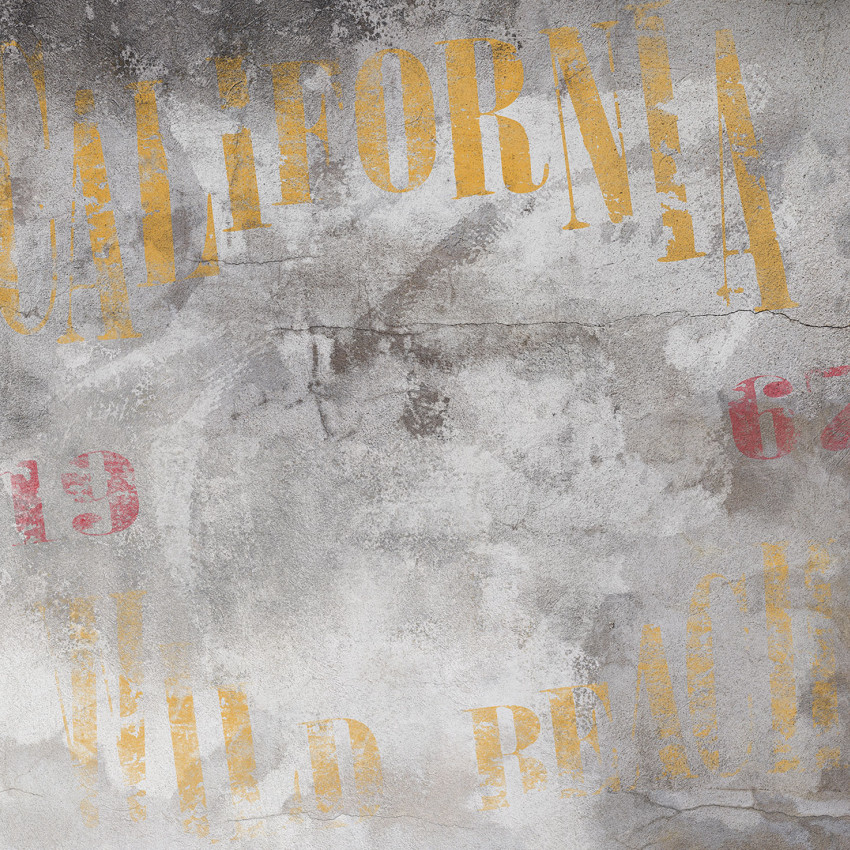 Tapet cu aspect vintage, cu o textura de beton si inscriptii cu aspect uzat.