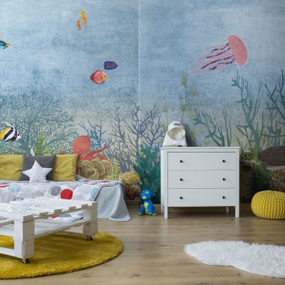 Tapet camera copil cu design subacvatic cu pesti, cai de mare, meduze si recifi de corali.