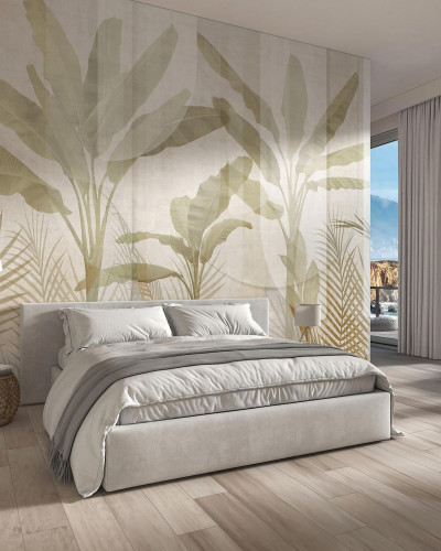 Tapet cu un design tropical elegant si modern, cu frunze de palmier in nuante calde, pe un fond texturat.