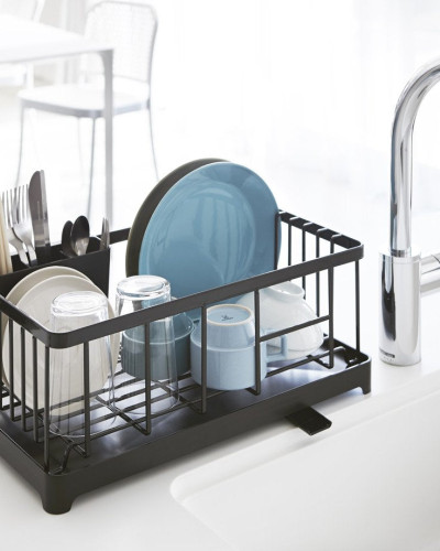 Uscător de vase negru cu design modern