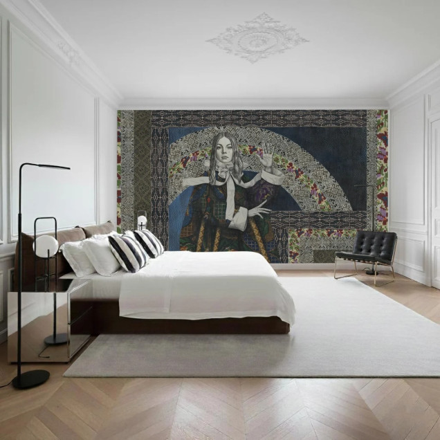 Fototapet cu design artistic feminin într-un living modern
