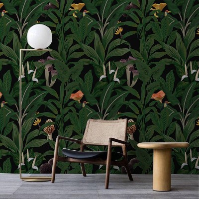 Tapet Tropical Story cu frunze verzi, flori tropicale și păsări colorate.