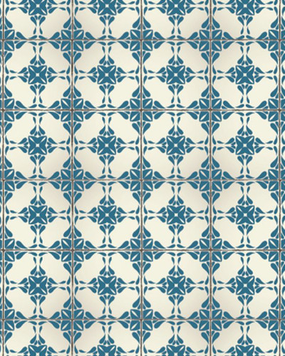Tapet baie cu design vintage in nuante de albastru, decorat cu dale albastre si albe.