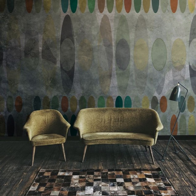 Tapet Playful cu design modern, geometric, cu cercuri și ovale în culori de verde, galben și maro.
