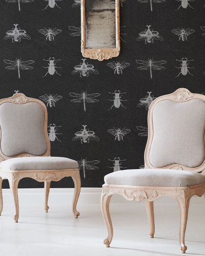 Tapet cu gândaci și libelule, design modern și elegant, perfect pentru dormitor, sufragerie sau bucătărie.