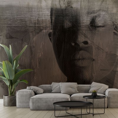 Tapet minimalist cu design abstract, o față parțial ascunsă, creând o atmosferă misterioasă și plină de farmec.