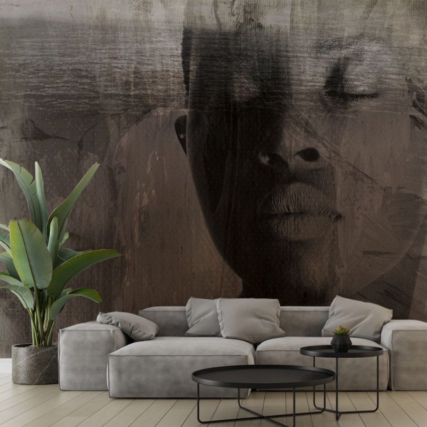 Tapet minimalist cu design abstract, o față parțial ascunsă, creând o atmosferă misterioasă și plină de farmec.