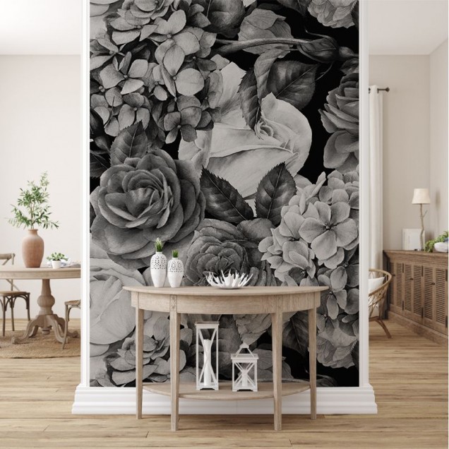 Tapet floral modern în nuanțe de gri și negru, cu flori delicate de trandafiri și hortensie.